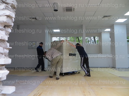 Разгрузка и установка производственного оборудования, такелажные работы