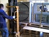 Разгрузка оборудования в оконный проем на 3-ем этаже здания, в условиях ограниченного пространства